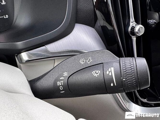 Volvo S 60 49 interauto-car