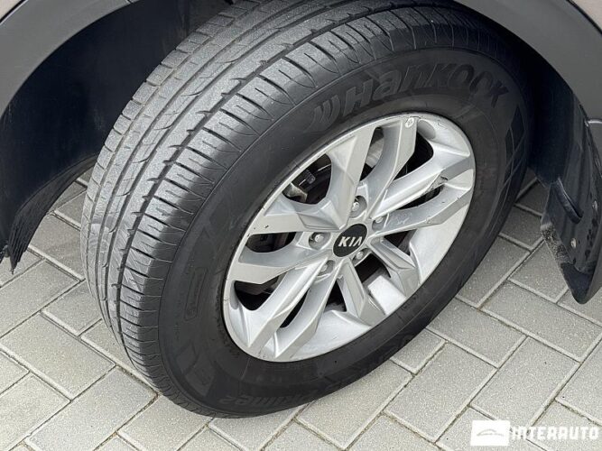 Kia Sportage 44 interauto-car