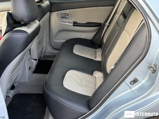 Kia Cerato 44 interauto-car