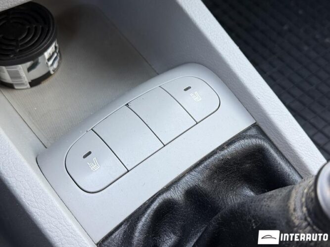 Kia Cerato 41 interauto-car