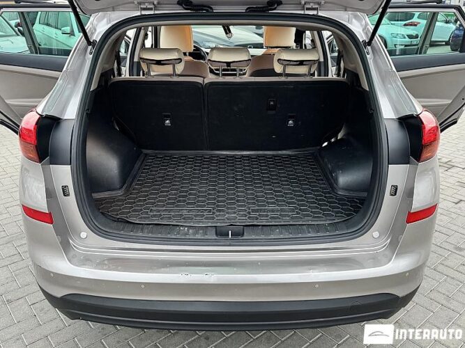 Hyundai Tucson 52 interauto-car