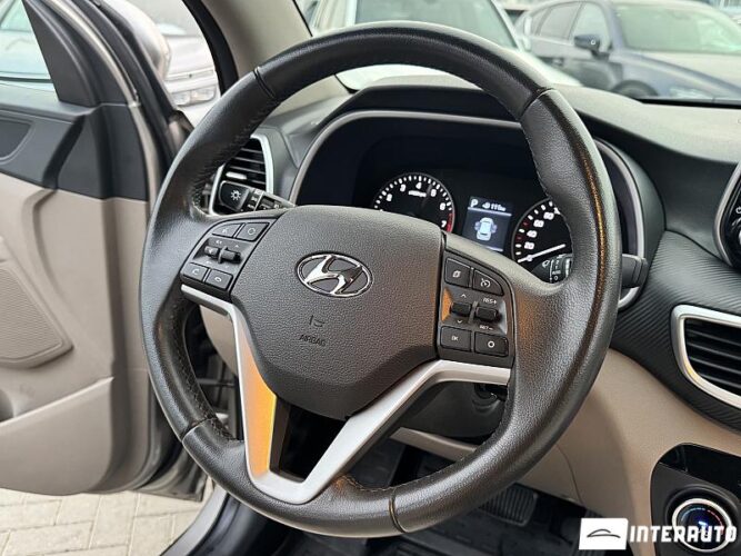 Hyundai Tucson 38 interauto-car