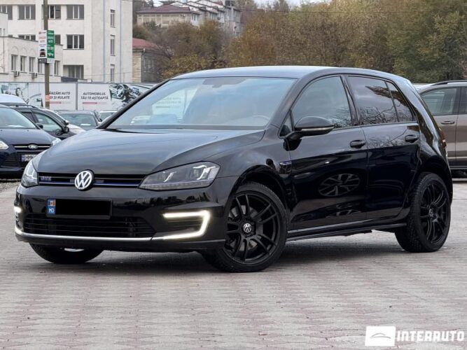 Volkswagen Golf GTE 31 interauto-car