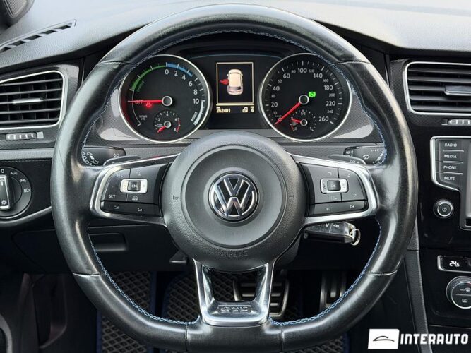 Volkswagen Golf GTE 40 interauto-car