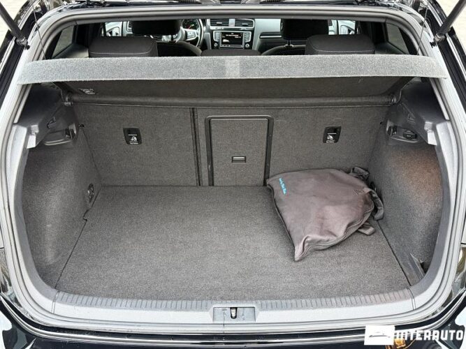 Volkswagen Golf GTE 49 interauto-car