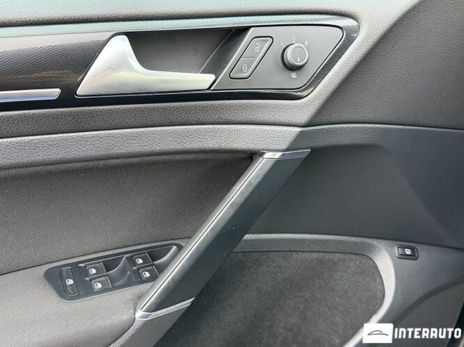 Volkswagen Golf GTE 36 interauto-car