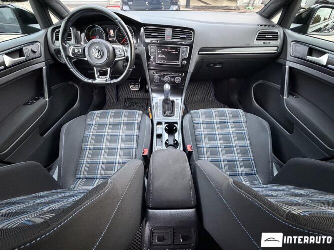 Volkswagen Golf GTE 38 interauto-car