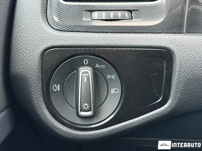 Volkswagen Golf GTE 39 interauto-car