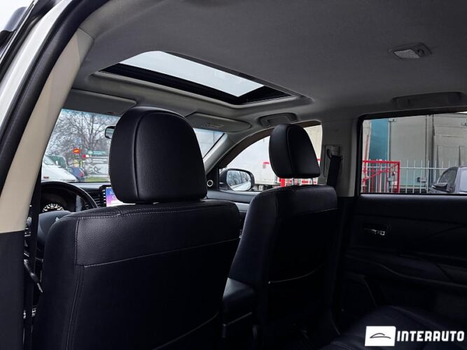 Mitsubishi Outlander 52 interauto-car