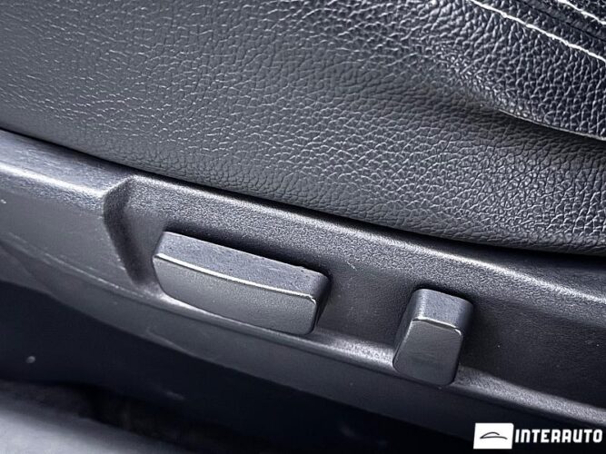 Mitsubishi Outlander 48 interauto-car