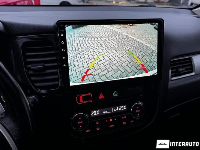 Mitsubishi Outlander 42 interauto-car