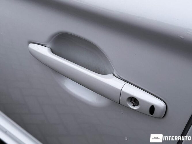 Mitsubishi Outlander 54 interauto-car