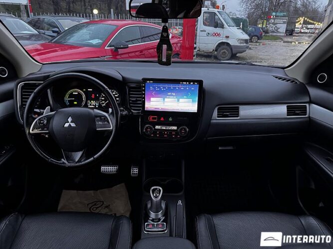 Mitsubishi Outlander 39 interauto-car