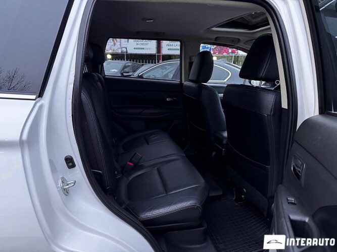 Mitsubishi Outlander 45 interauto-car