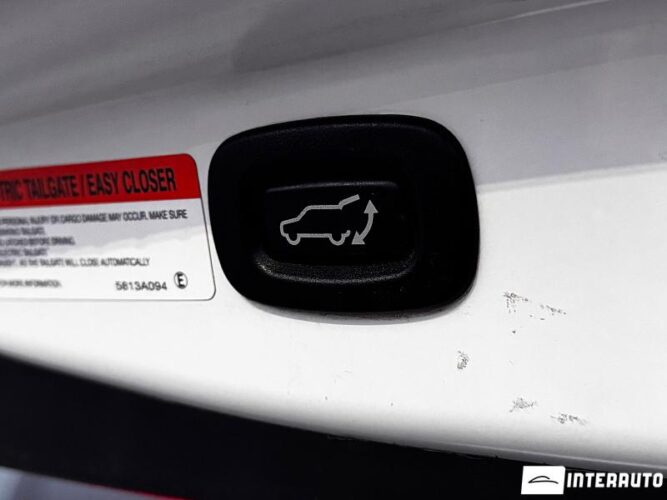 Mitsubishi Outlander 46 interauto-car