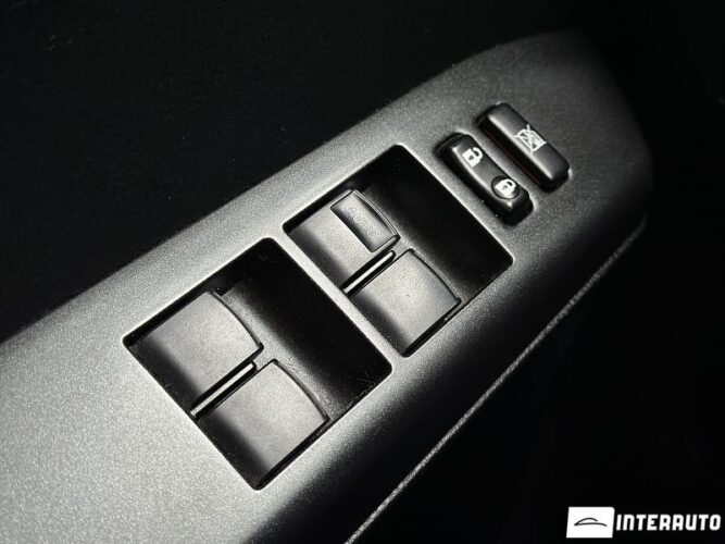 Toyota Rav-4 34 interauto-car