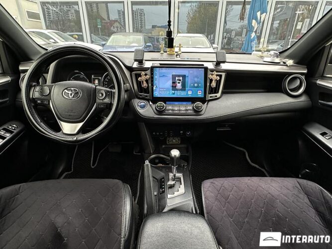 Toyota Rav-4 35 interauto-car