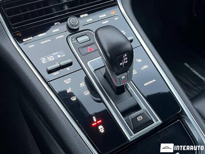 Porsche Panamera 44 interauto-car