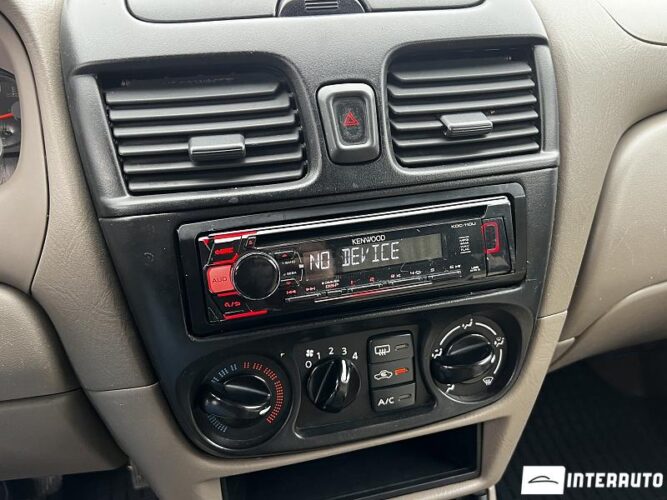 Nissan Sentra 36 interauto-car