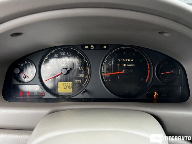 Nissan Sentra 35 interauto-car