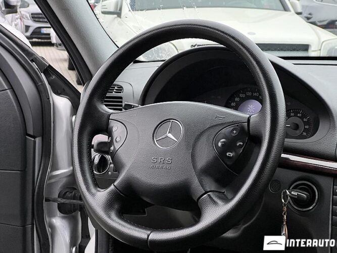 Mercedes E 200 37 interauto-car