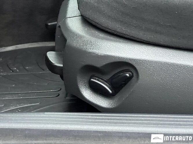 Mercedes E 200 49 interauto-car