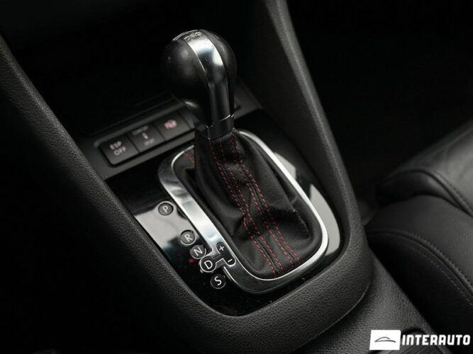 Volkswagen Golf GTI 43 interauto-car