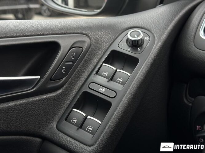 Volkswagen Golf GTI 34 interauto-car