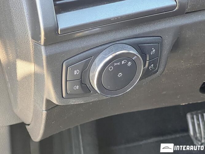 Ford Mondeo 37 interauto-car