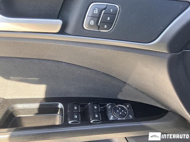 Ford Mondeo 34 interauto-car