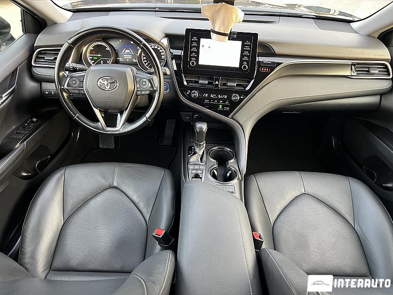 Toyota Camry 17 automobil-interauto