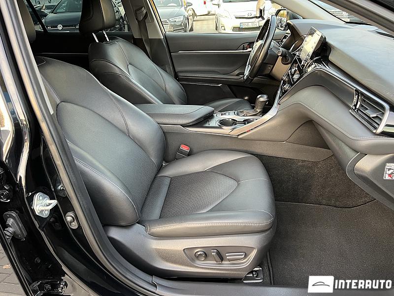 Toyota Camry 25 automobil-interauto