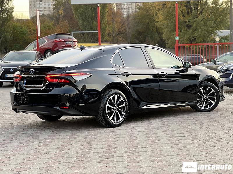 Toyota Camry 13 automobil-interauto