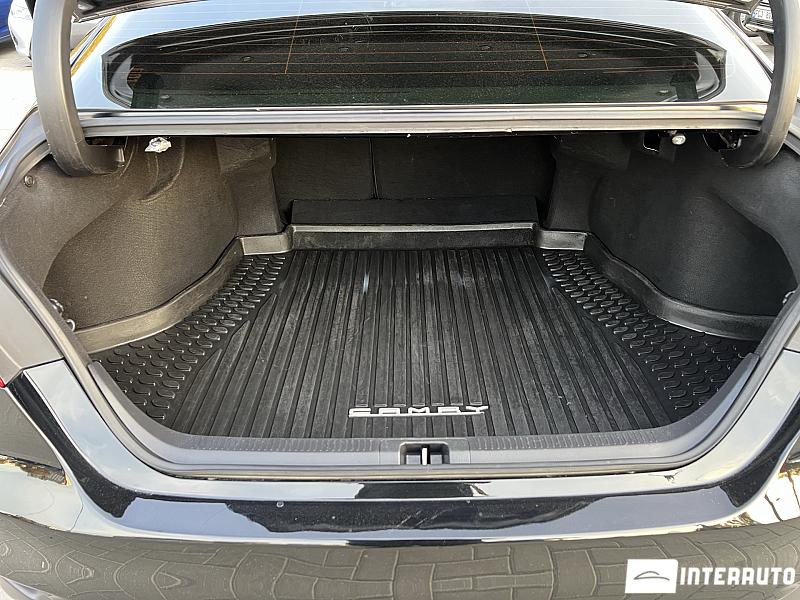 Toyota Camry 28 automobil-interauto