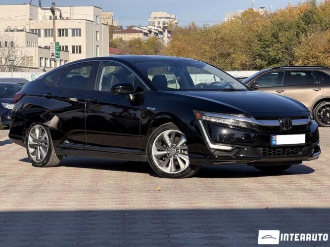 Honda Clarity 32 interauto-car