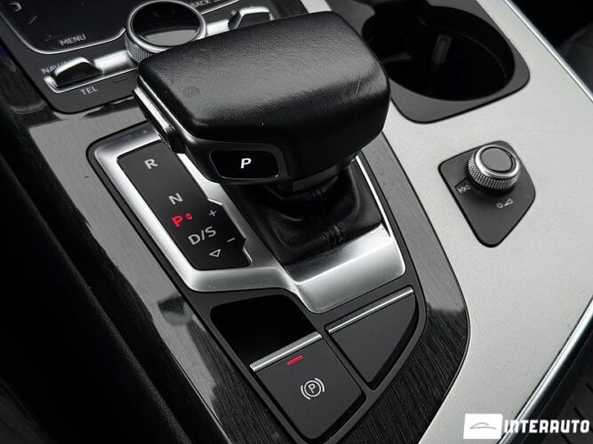 Audi Q7 50 interauto-car