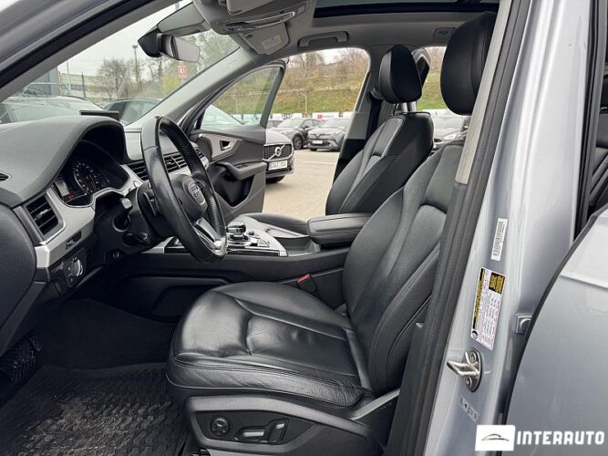 Audi Q7 42 interauto-car