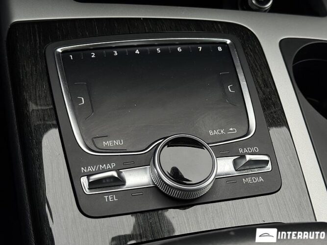 Audi Q7 49 interauto-car