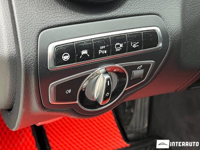 Mercedes C 350e 39 interauto-car