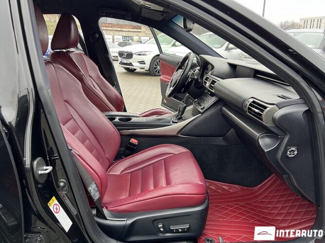 Lexus IS 300h 46 interauto-car