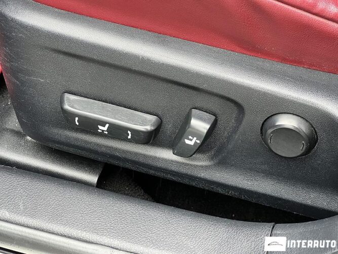 Lexus IS 300h 51 interauto-car