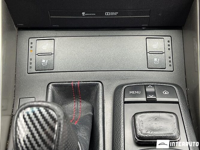 Lexus IS 300h 42 interauto-car