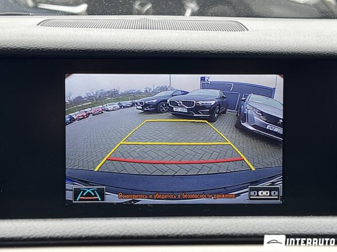 Lexus IS 300h 40 interauto-car