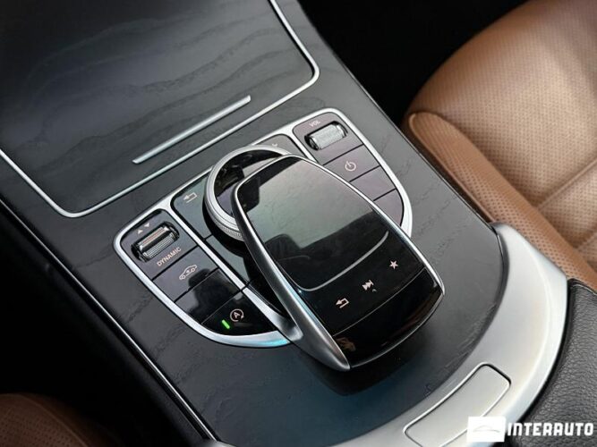 Mercedes C 250 48 interauto-car