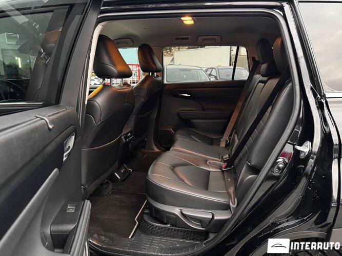 Toyota Highlander 37 interauto-car