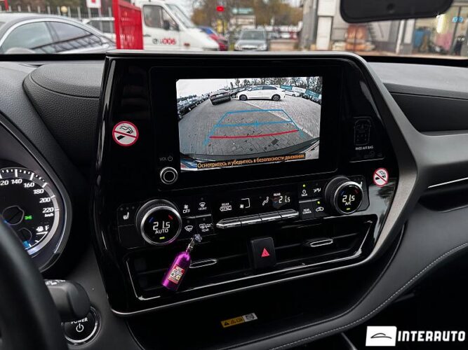 Toyota Highlander 41 interauto-car