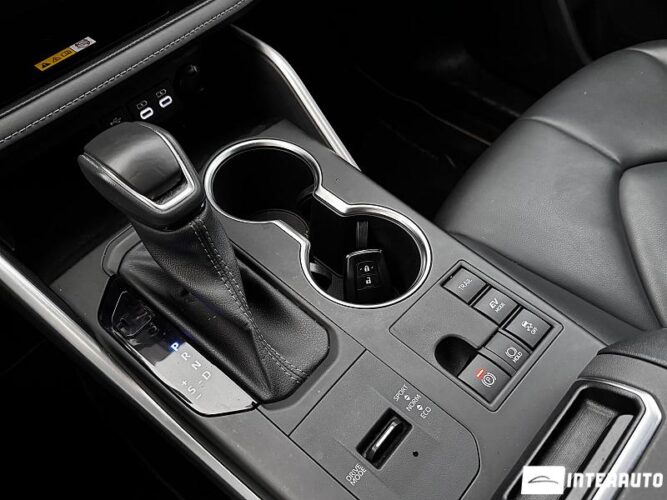 Toyota Highlander 42 interauto-car