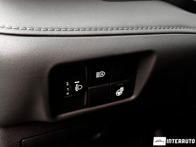 Toyota Highlander 43 interauto-car