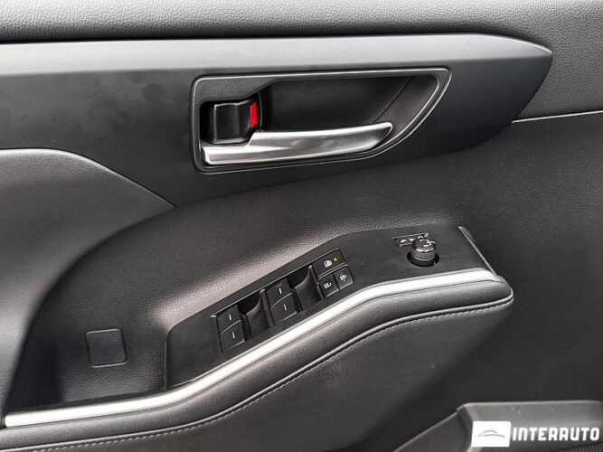 Toyota Highlander 46 interauto-car