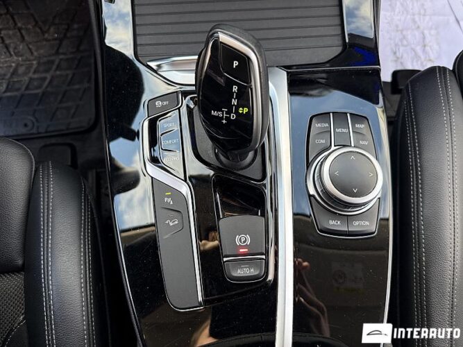 BMW X3 3.0e 46 interauto-car